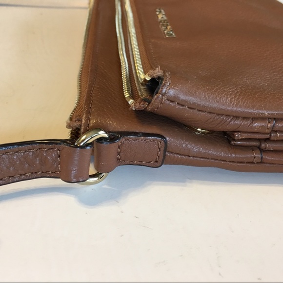 Michael Kors doble zip cross body πππΈπ - Picture 8 of 8